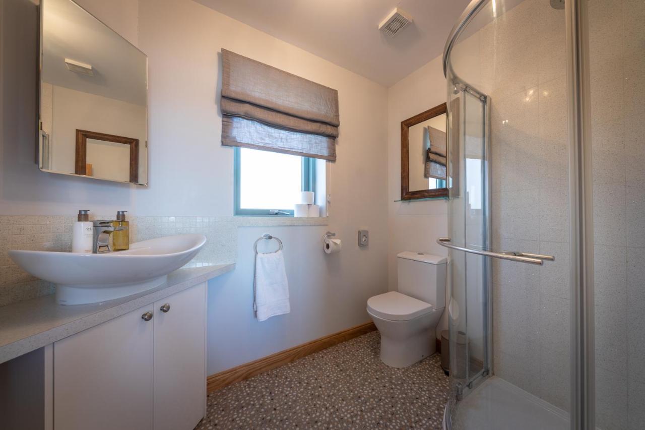 The View Villa Isleornsey  Bagian luar foto